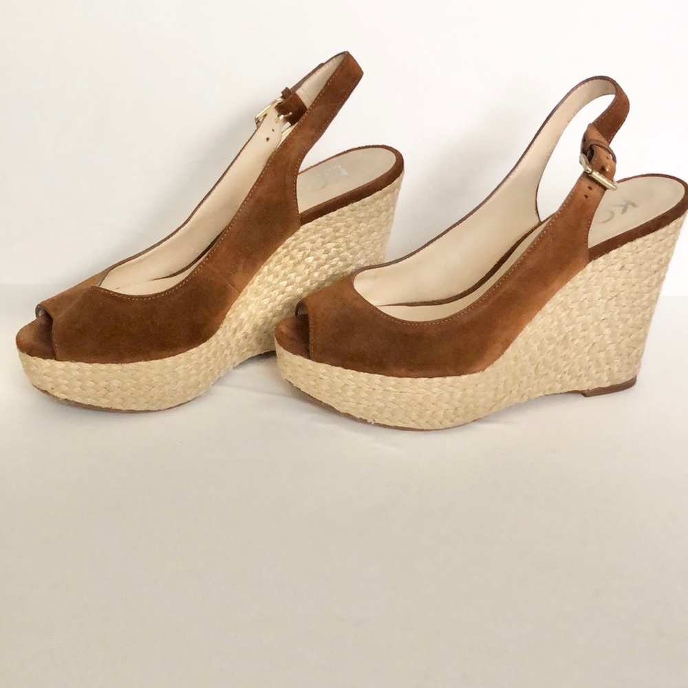 Kors Michael Kors Wedge Sandal. - Picture 2 of 11